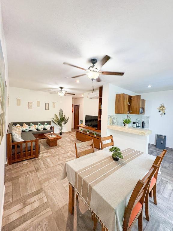 Modern 2BR Apt-3 Baths-Pool-Wi-Fi-Steps to Beach - 2