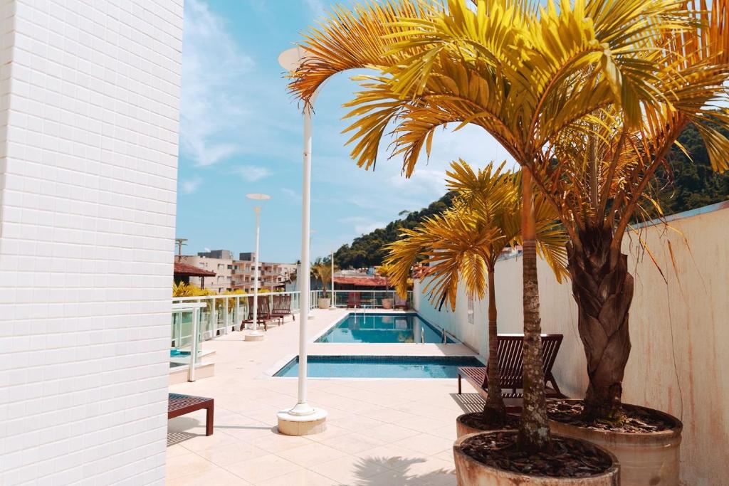 Apto no 4º andar com ar e Wi-Fi a 250 mts do mar!, Ubatuba