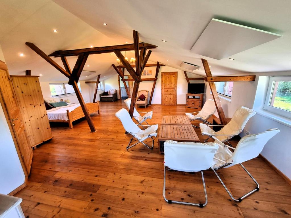 Pugholz Suite, Hasselberg