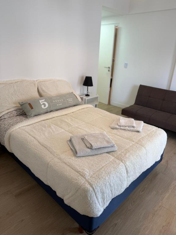 Depto Premium entero con pileta uso común Capac 5 personas - 5