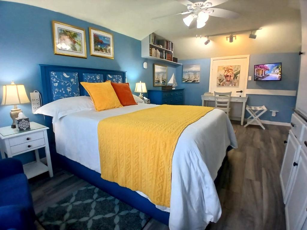 Guestroom, Kestrel in Nassau