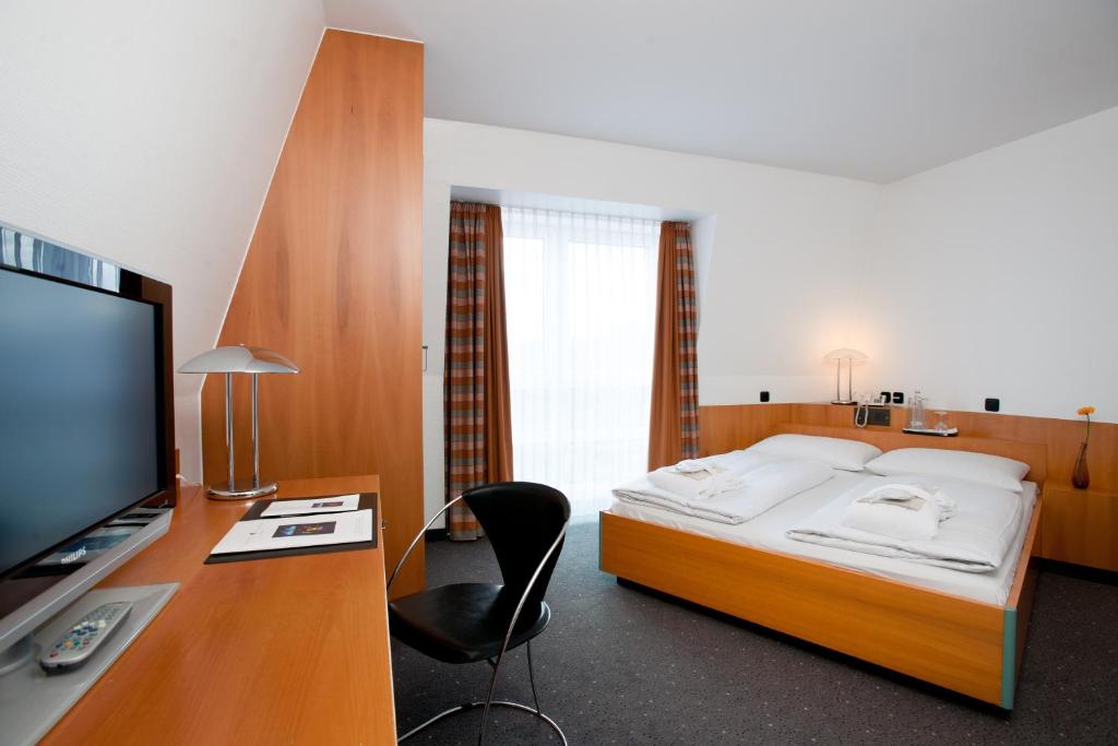 Hotel Plaza photo