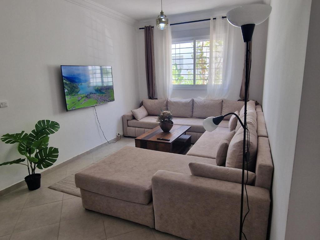 Modern Flat Between Forest, Beach & Airport, Tanger