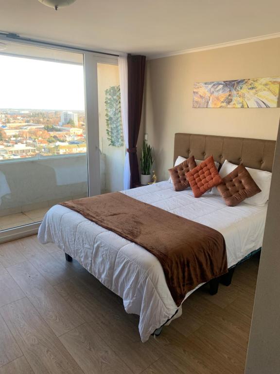 DEPARTAMENTO SEGUR0, COMODO Y TRANQUILO en Chillán Centro, ideal para descansar, full equipado, Wifi y estacionamiento - 2
