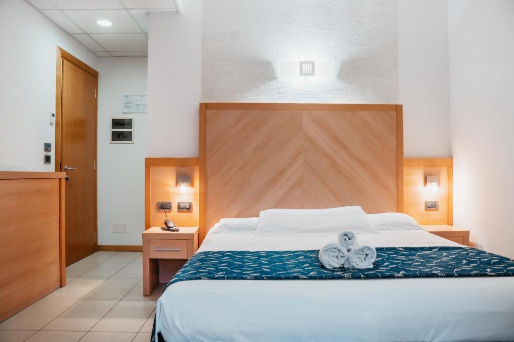 Hotel Tropical — Hotel rooms in Jesolo, Veneto