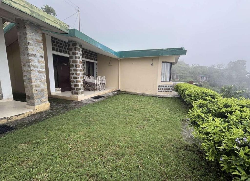 Squirrel Snuggle, Kota Bāgh