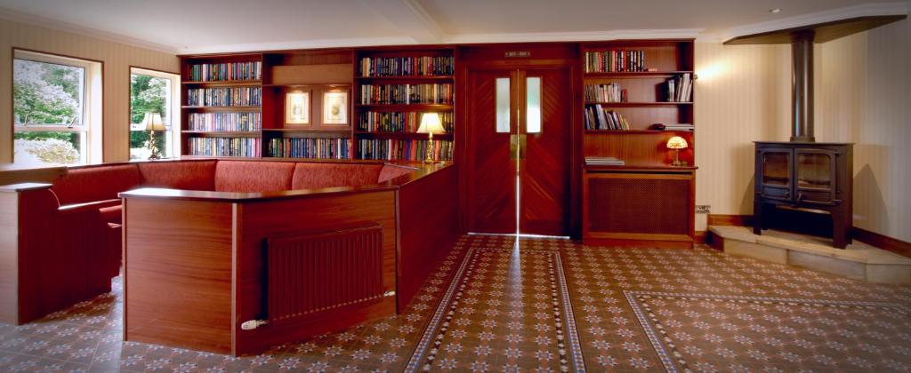 Shared lounge/TV area