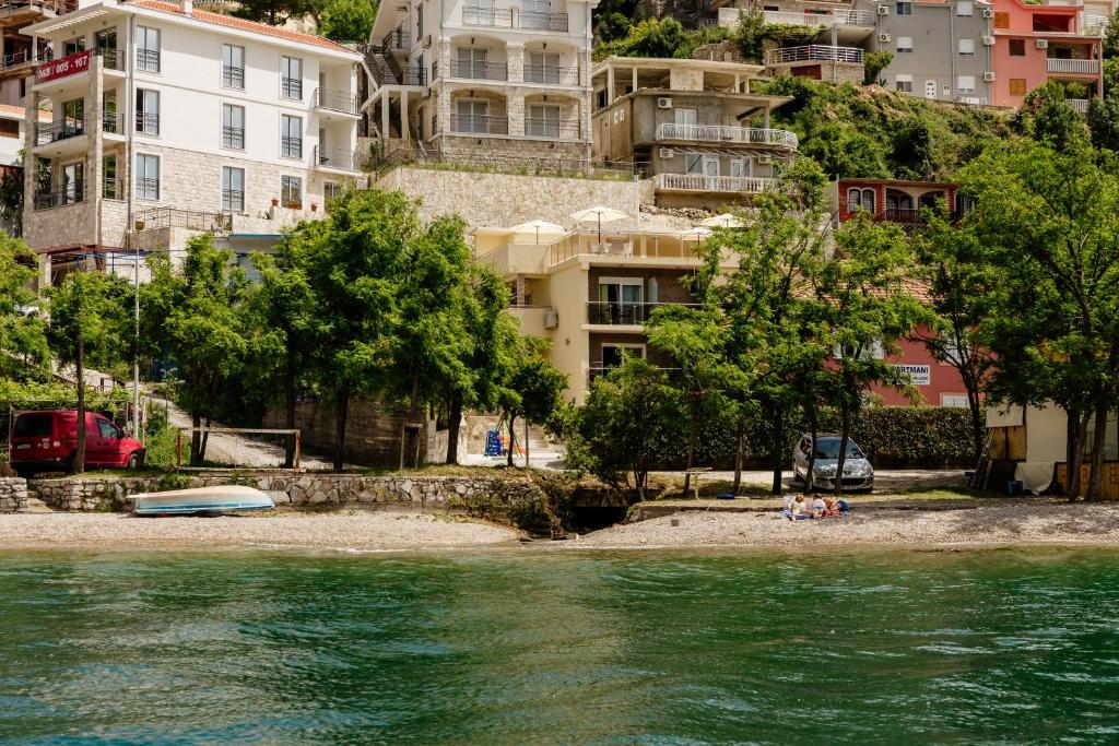 Dream Vacation Apartments - 3