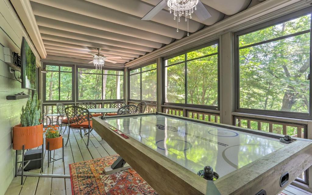 Hidden Haven - Steamy Hot Tub Wifi Pet-friendly, Jasper