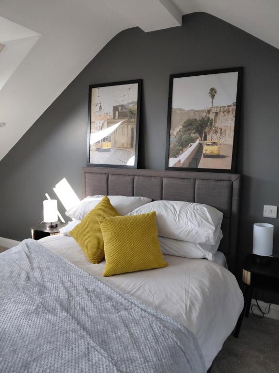 Quiet Loft Room, Bristol