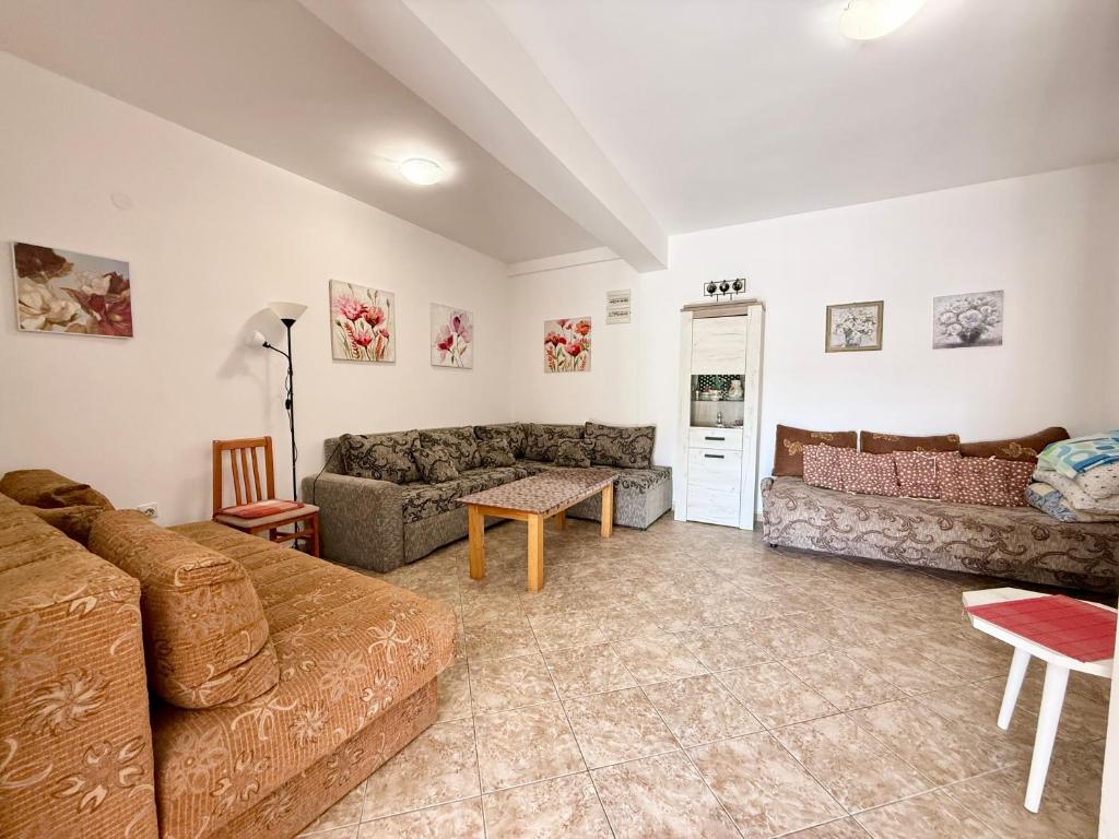Sutomore Two Bedroom Apartment - 2