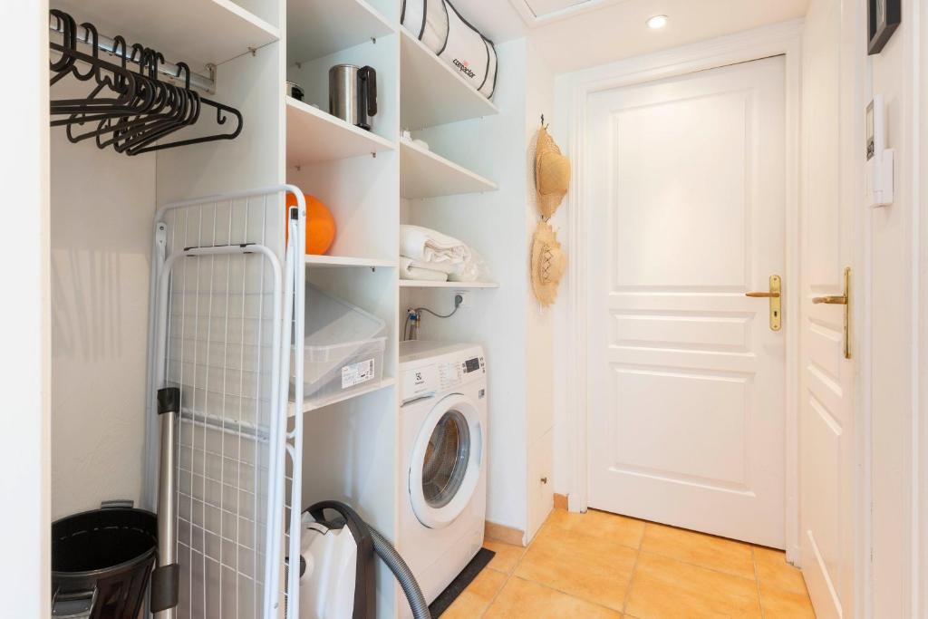 Exceptional 1-Bedroom Apartment 300m from Garoupe Beach Cap d’Antibes - 2