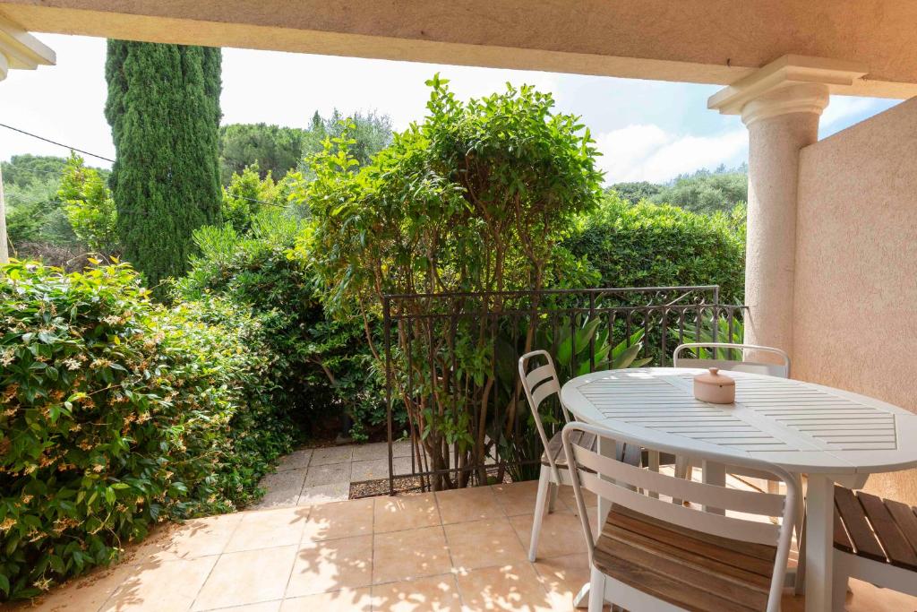 Exceptional 1-Bedroom Apartment 300m from Garoupe Beach Cap d’Antibes - 4