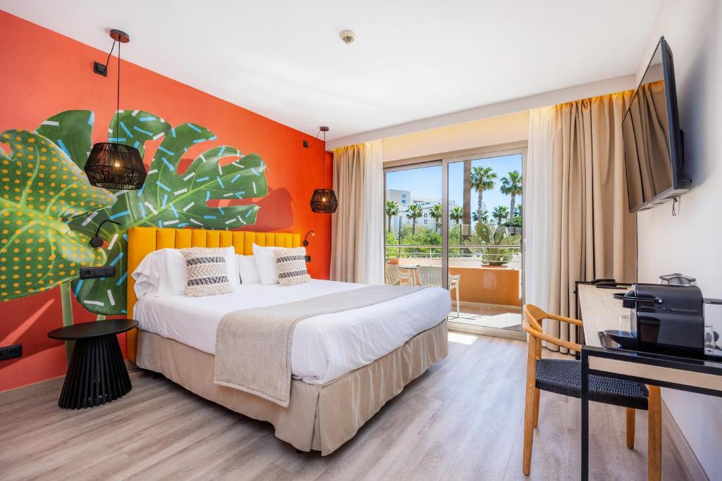 Marins Beach Club - Adults Only Hotel — Hotel rooms in Cala Millor, Balearic Islands