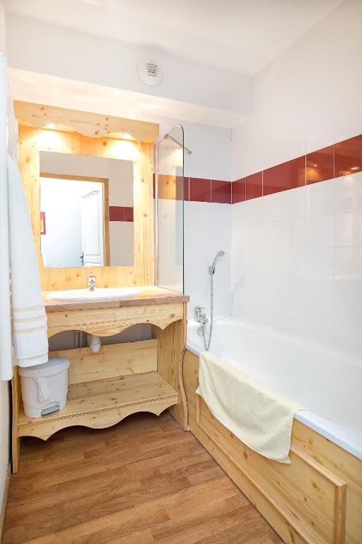 Hameau 3 203 - SPA & PISCINE appartement 4 pers - 5