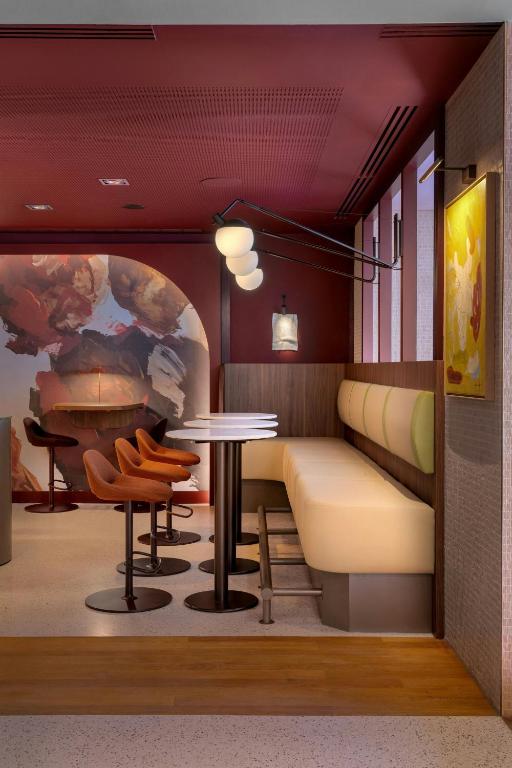 Pub/Lounge