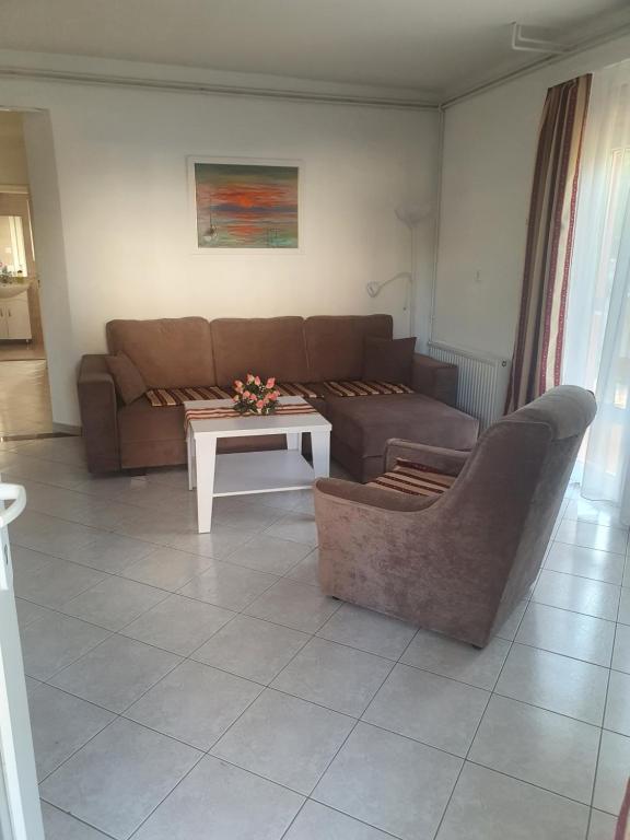 Edit apartman, Zamárdi