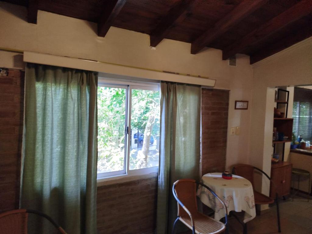 Acogedor departamento, estilo cabaña, con asador y terracita - 3