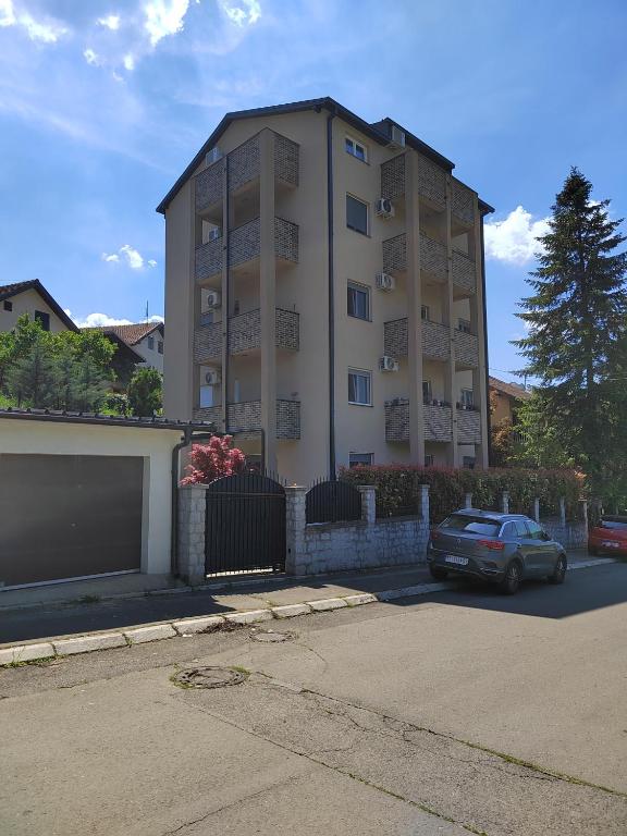 Lux Apartman Banjica - 2