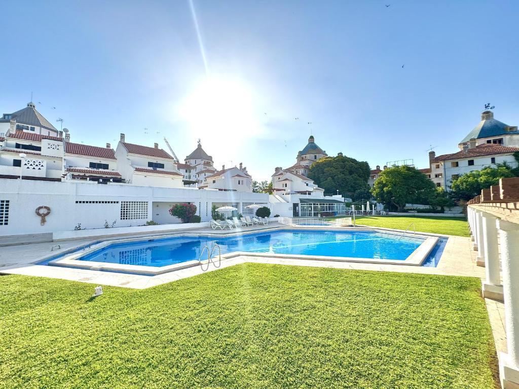 Vilamoura Central 12 With Pool by Homing, Vilamoura