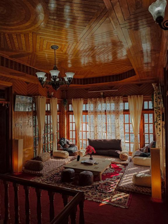 Saanjh by Limitless Stays, Bāgi