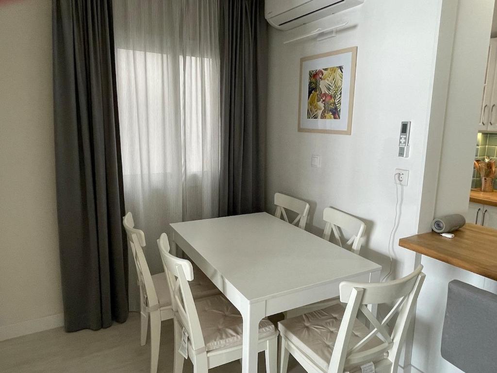2 bedroom Central Apartment in Torremolinos - 3