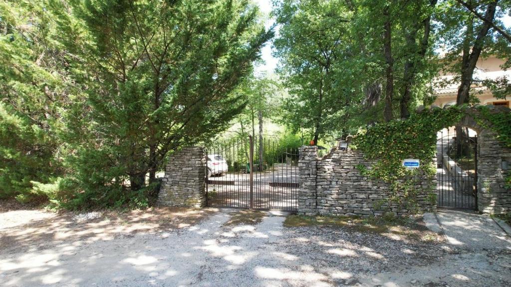 Domaine en Provence Gîte la Ferrandiere - 4