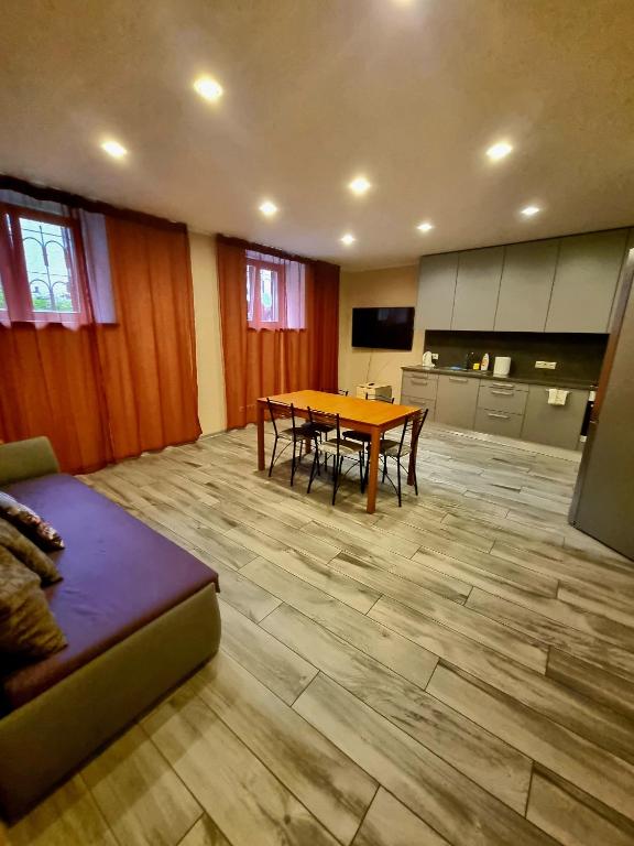 Spacious apartment in the quiet center, Riga