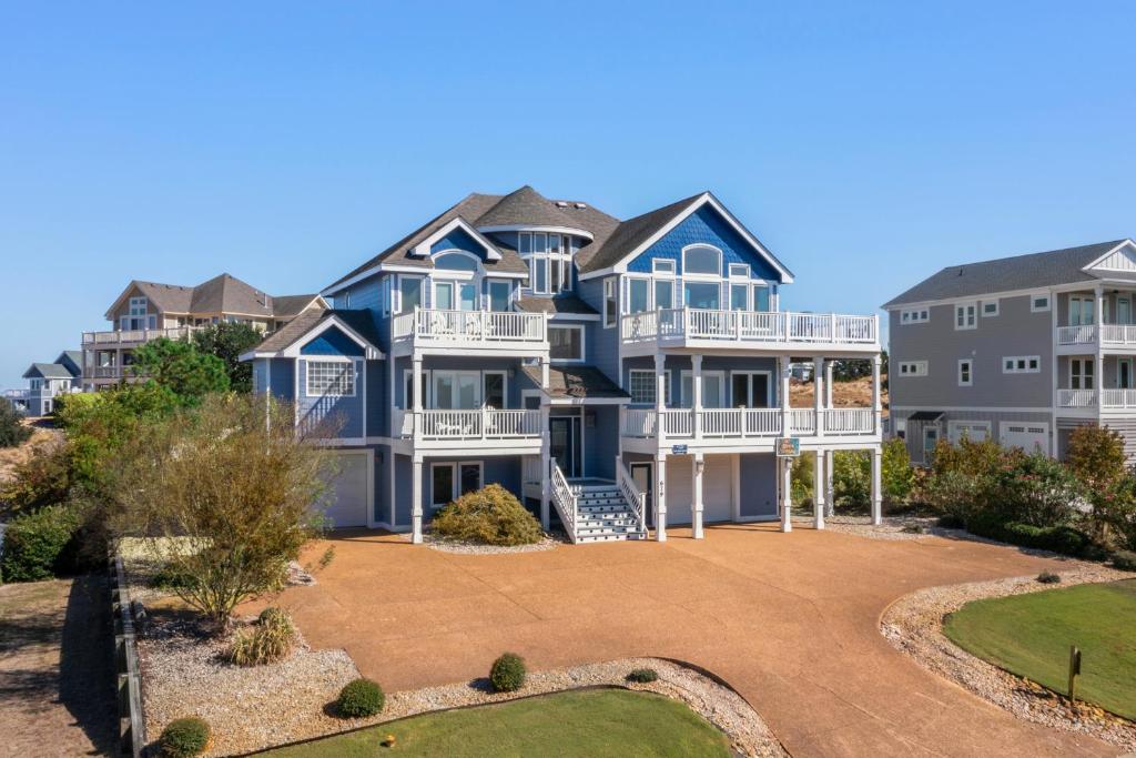 CC230- A Shore Thing, Corolla