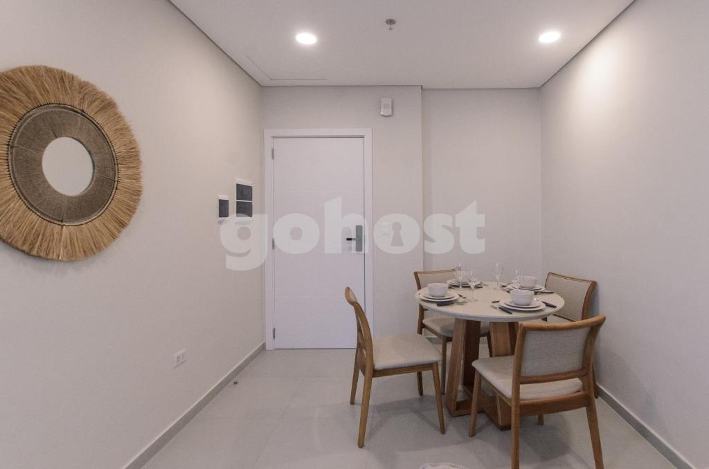 Modern 1 bed apt two blocks from Shop del Sol - 3