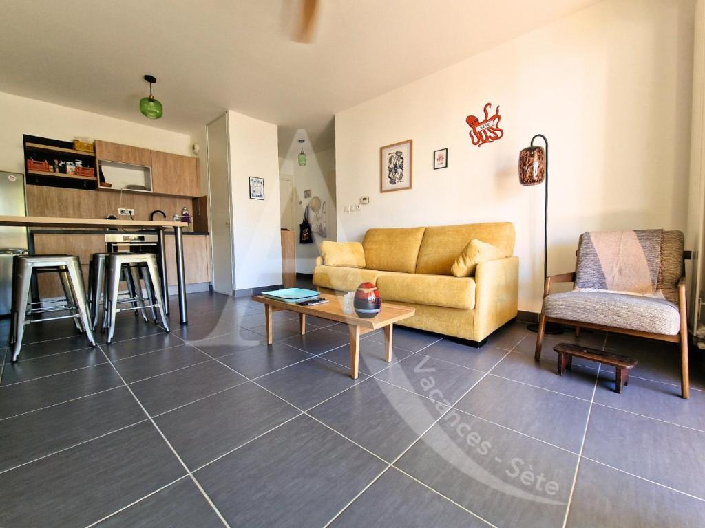 T2 moderne avec terrasse, WiFi et place de parking - 2