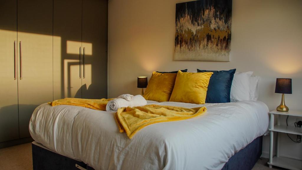 Stunning Beckenham Home w Driveway and Pool table, Beckenham