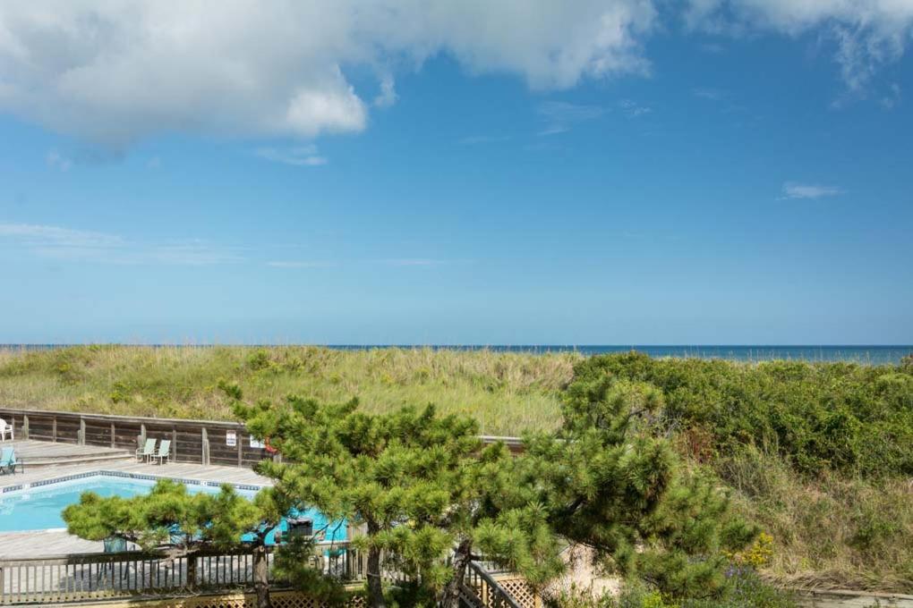 August Recess, Nags Head