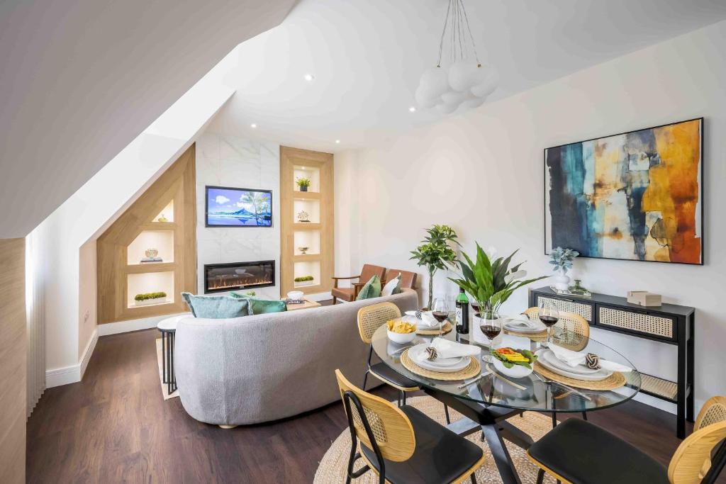 The Cliff Manor, Bournemouth