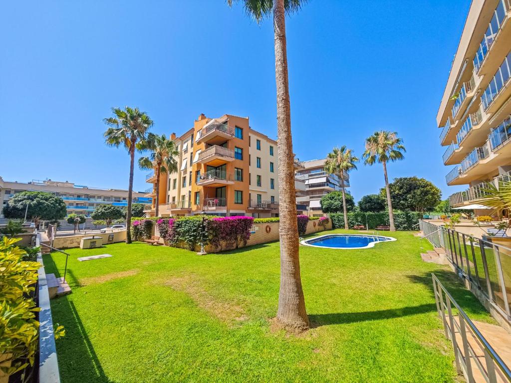 LITORAL COSTA DORADA - MARINA BAJO Only families - 1