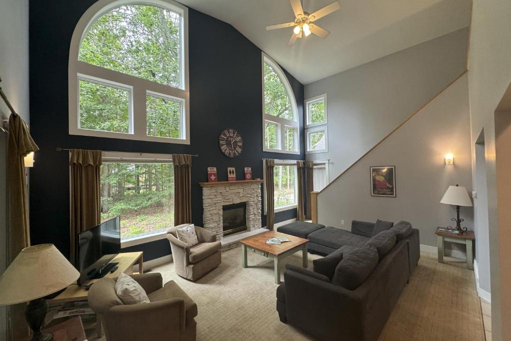 The Treehouse, Thompsonville