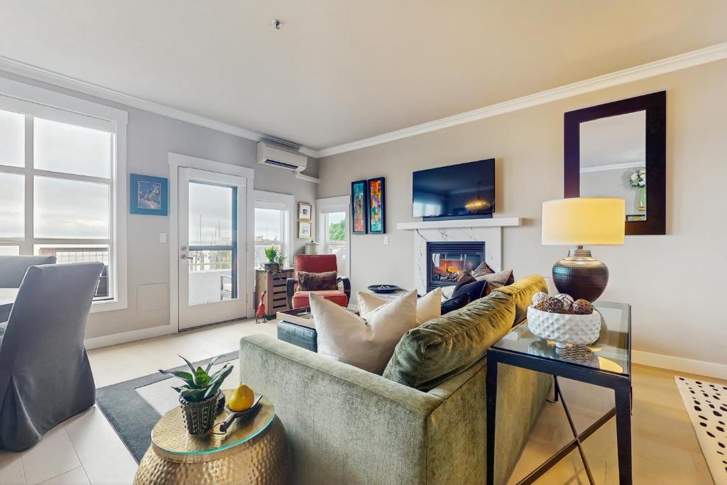 The Beach Suite, Langley