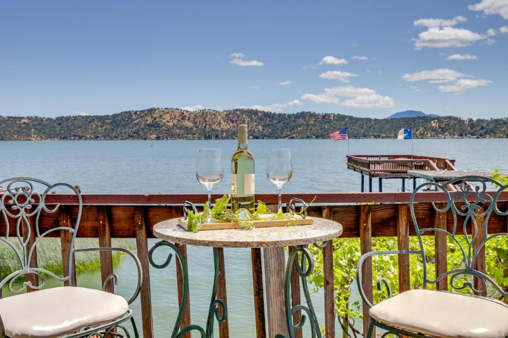 Shared Boat Dock at Clear Lake Couples Retreat, Clearlake Oaks