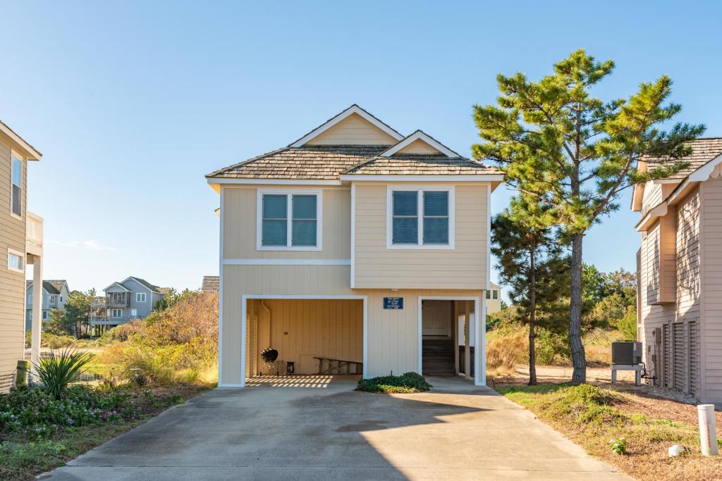 Cloudless Day, Nags Head