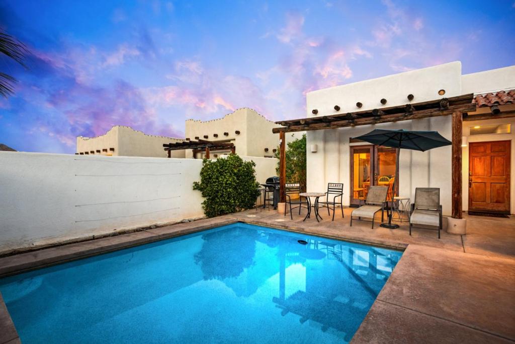Stylish 3BD home in La Quinta Cove with a Private Pool and Jacuzzi, La Quinta