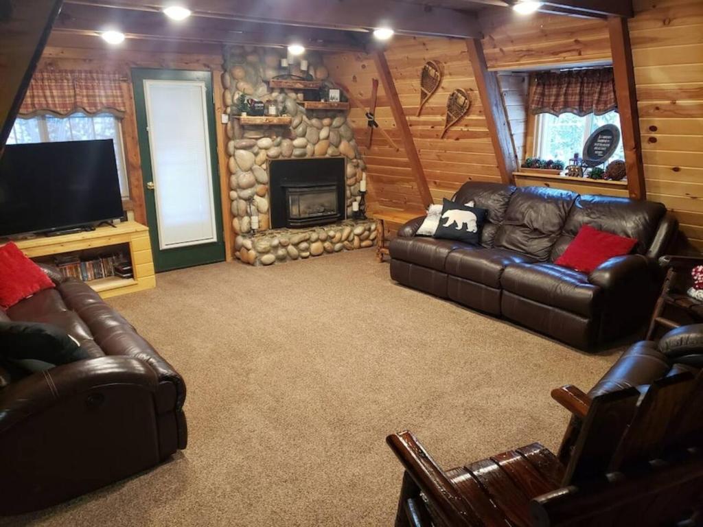 Sleeps 13 - Minutes to Yellowstone, Island Park