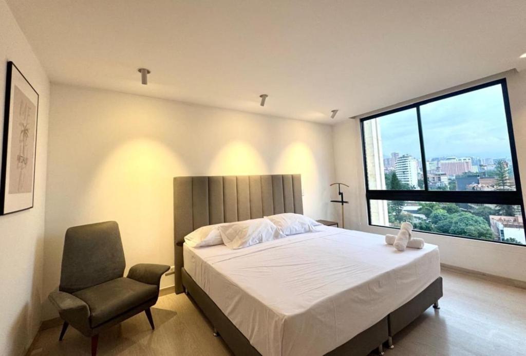 SF501 Poblado Manila KBed Parking 247 security - 2