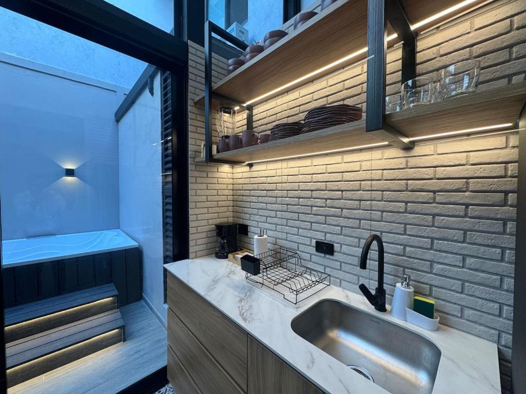 5BR Poblado House to close LlerasPark Jacuzzi AC - 2