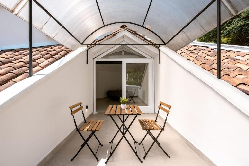 CH105 Poblado 7BR Villa Jacuzzi AC 24 hours Security - 3