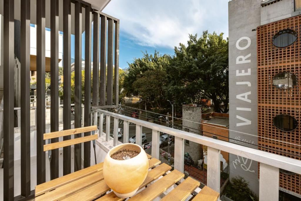 M501 Poblado Apt close to lleras park jacuzzi AC - 2
