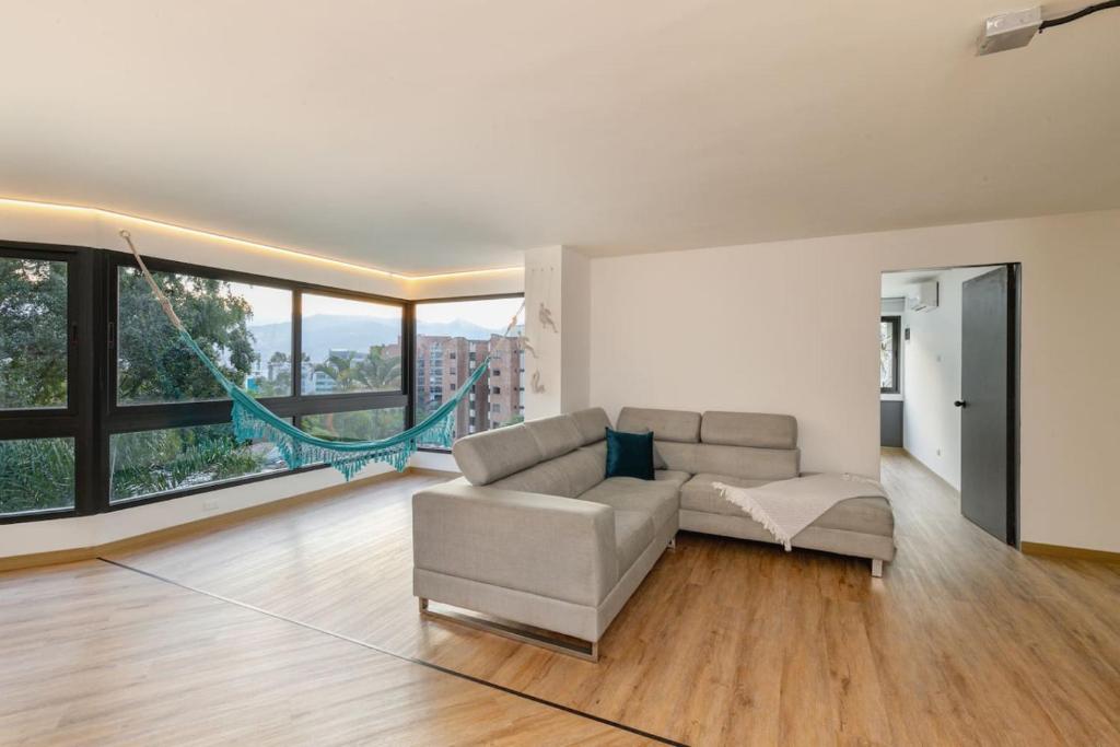 B1 Apt de 3 Alcobas en Poblado Provenza con Aire - 5