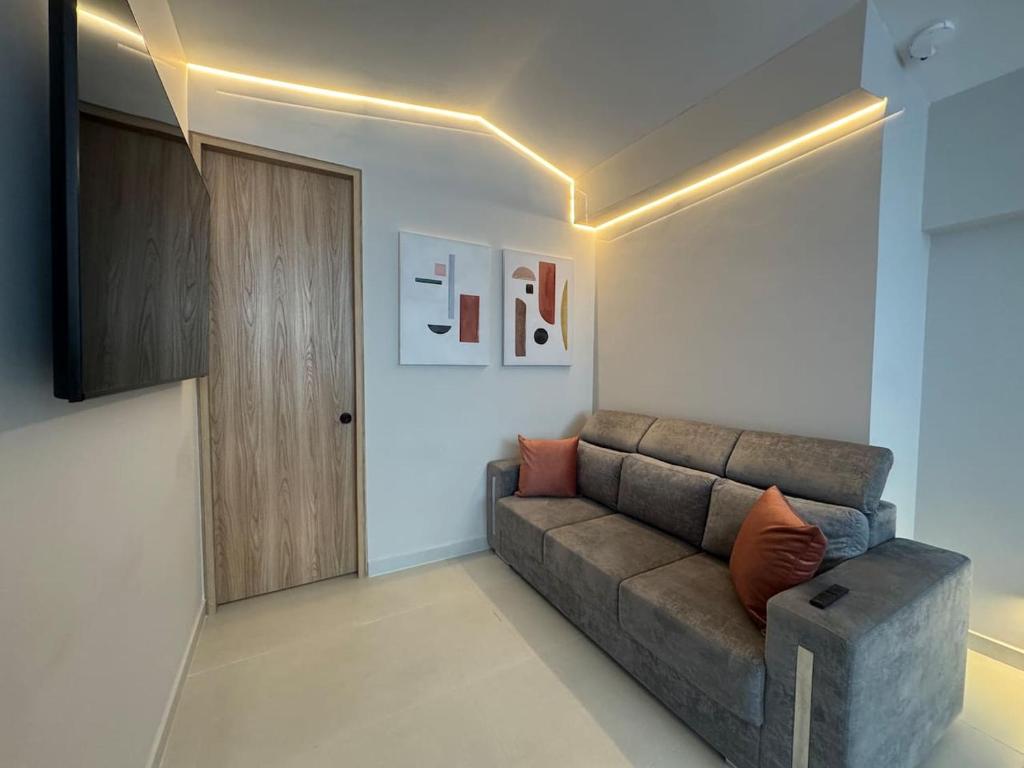 Luxury Poblado House 12 Rooms 2 Jacuzzis AC - 4