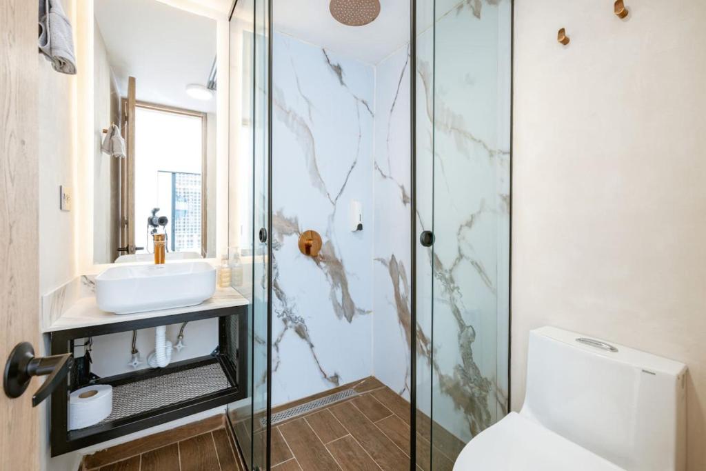 M54 Poblado 10BR 2 Apts with 2 Jacuzzis and AC - 4