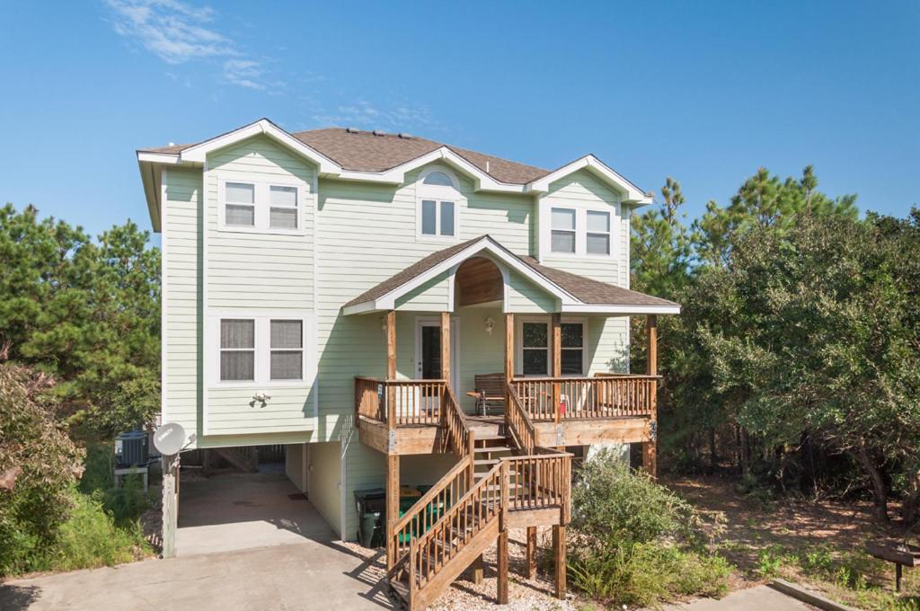 Almost Heaven, Corolla