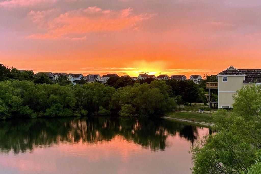 Gone Fishin, Nags Head